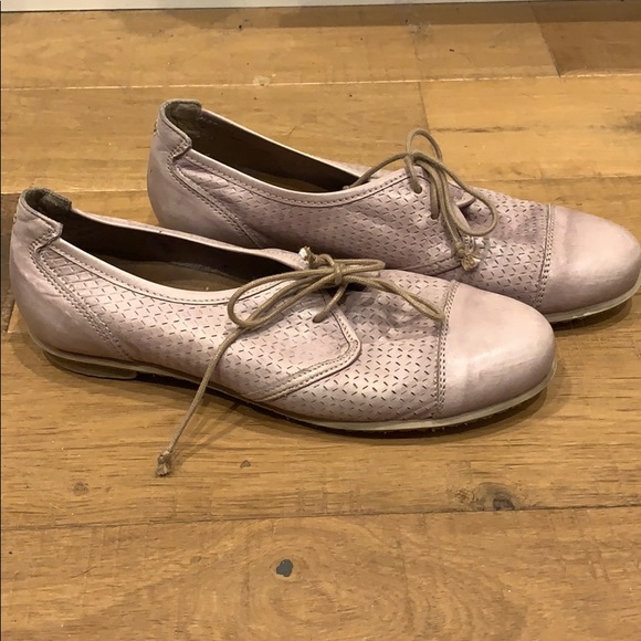 Like Butter! Taupe flats by Taos 40 - Picture 2 of 4